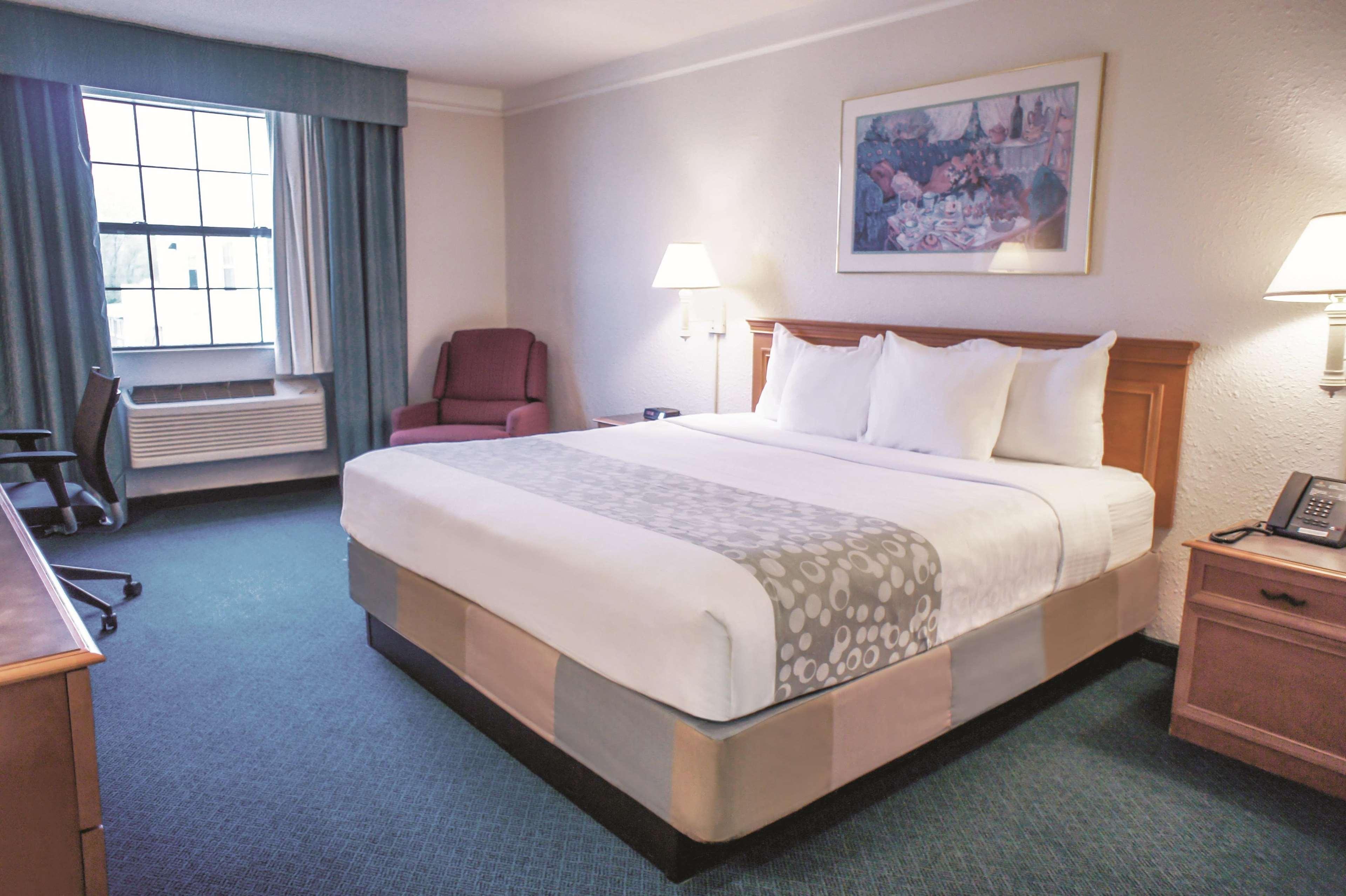 La Quinta Inn By Wyndham Moline Airport Extérieur photo