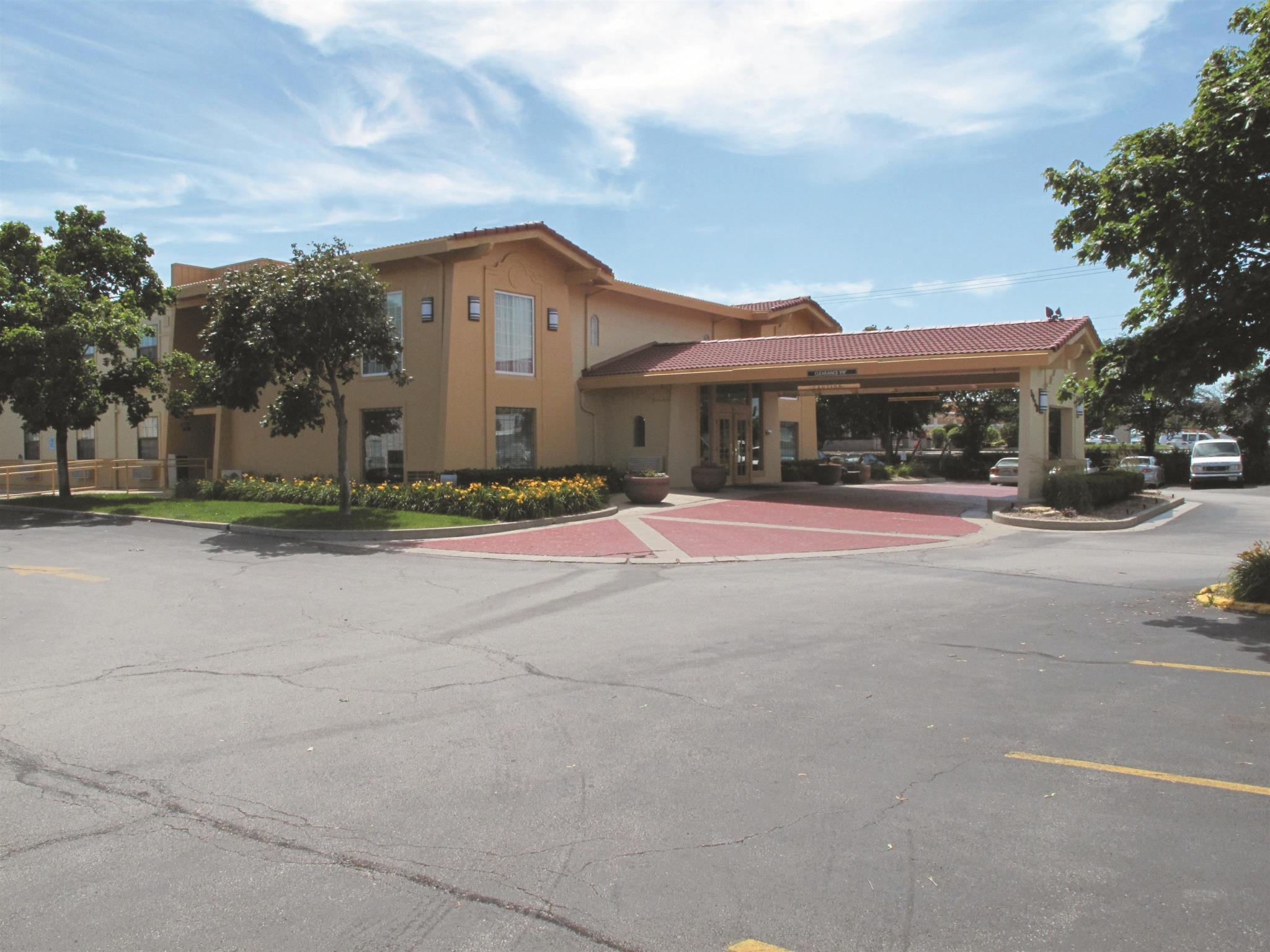 La Quinta Inn By Wyndham Moline Airport Extérieur photo
