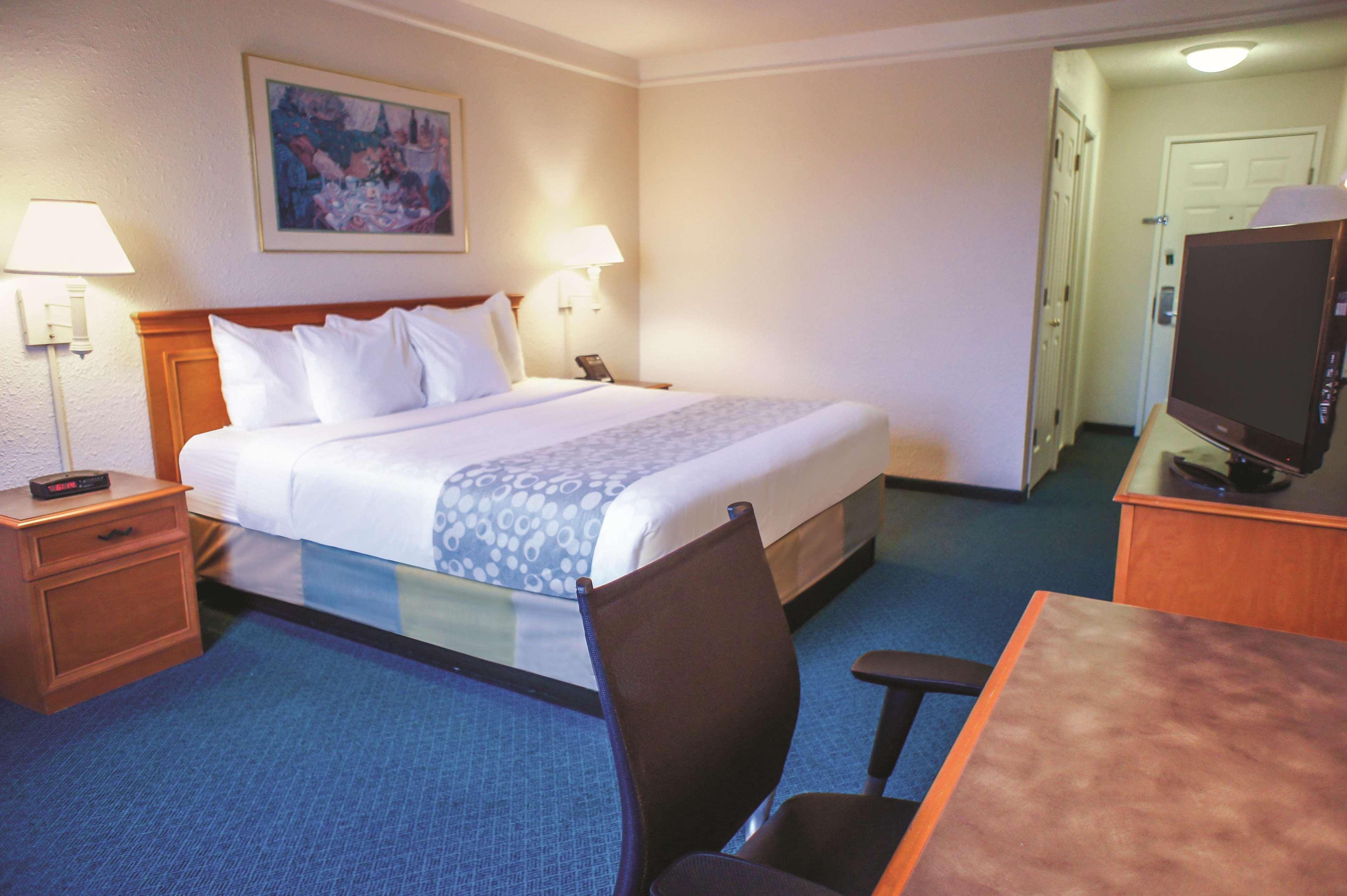 La Quinta Inn By Wyndham Moline Airport Extérieur photo
