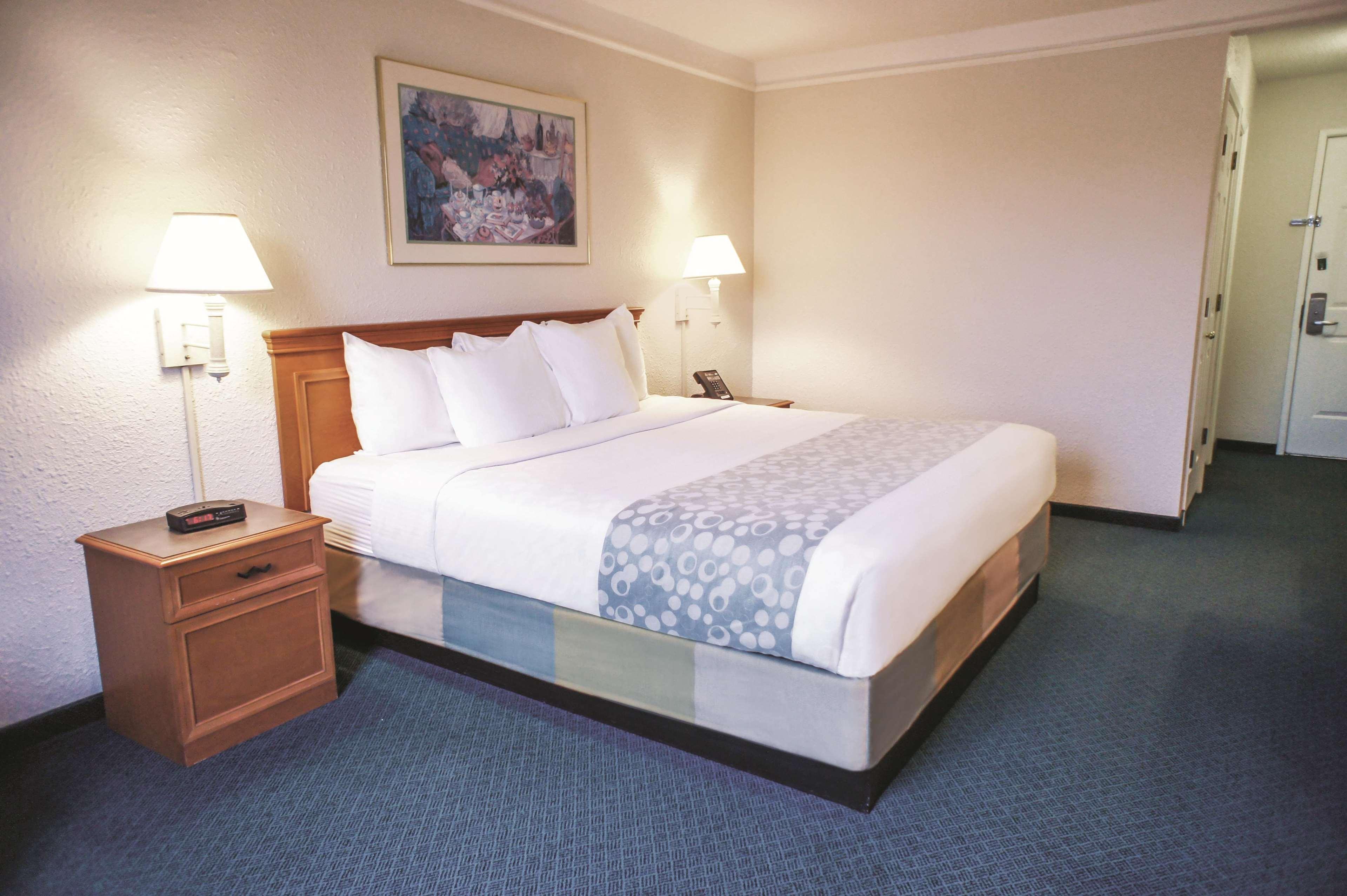 La Quinta Inn By Wyndham Moline Airport Extérieur photo