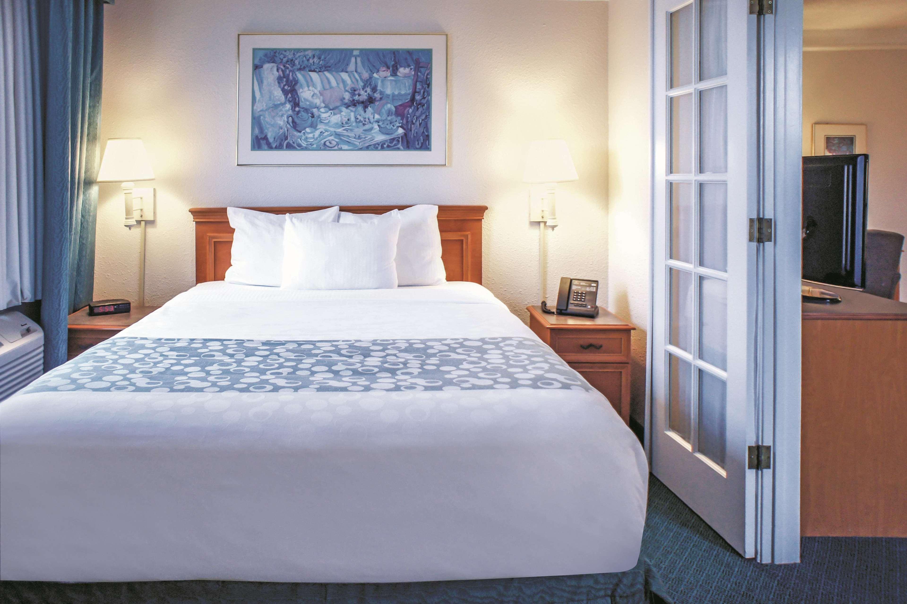 La Quinta Inn By Wyndham Moline Airport Extérieur photo