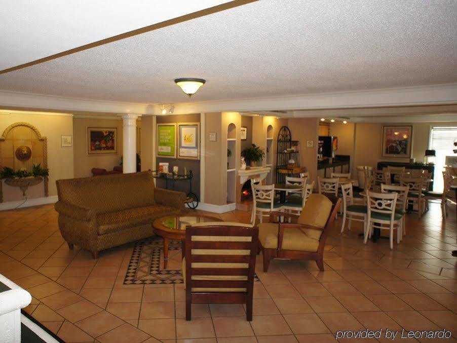 La Quinta Inn By Wyndham Moline Airport Extérieur photo