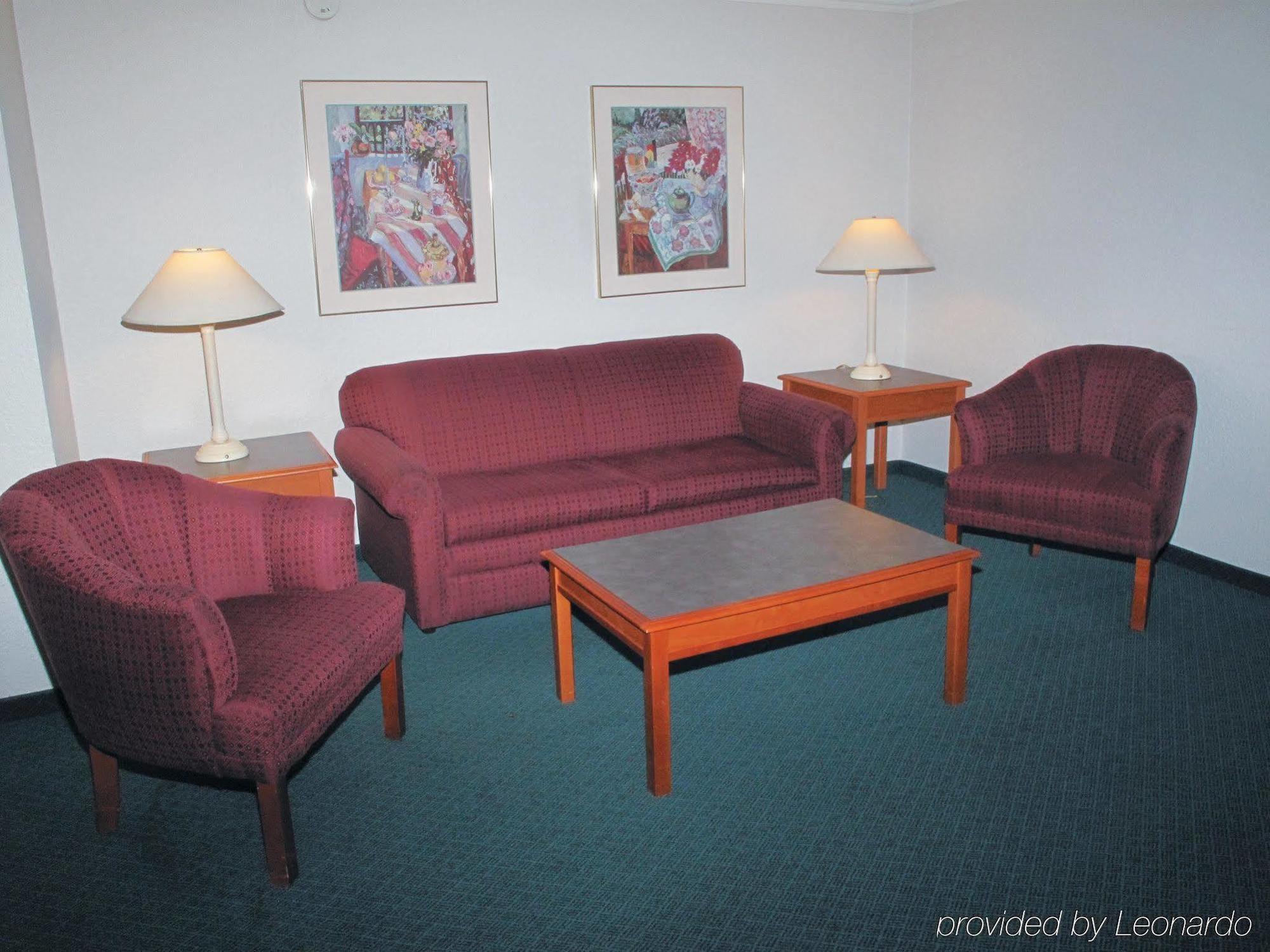 La Quinta Inn By Wyndham Moline Airport Extérieur photo